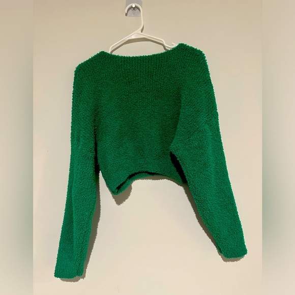 Green Short Sweater, Size M - Picture 2 of 4